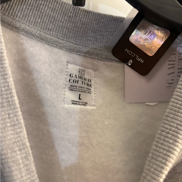 Woman’s Denver Broncos Gray Sweatshirt with Studded Sleeves Sz L - Picture 6 of 6